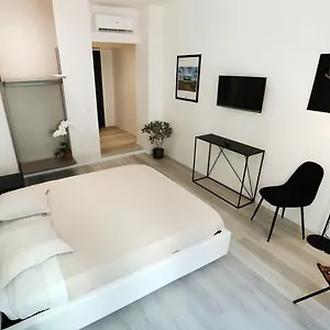 Boutique Four Bed and breakfast